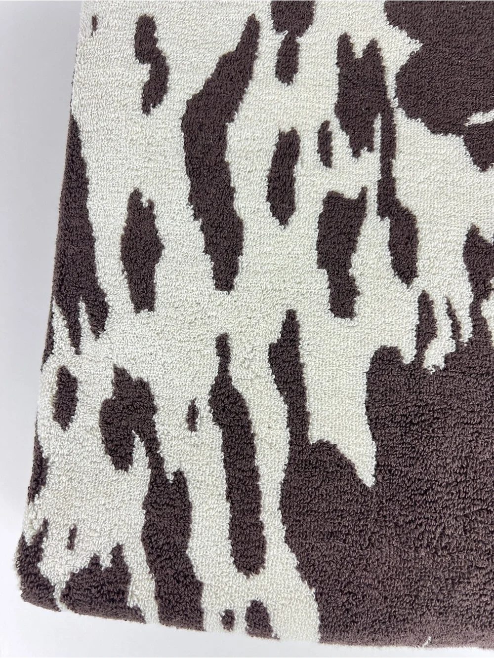 Rachel Zoe Bath Towels Cow Print Brown and Cream Soft 100% Cotton Set of 2 NEW